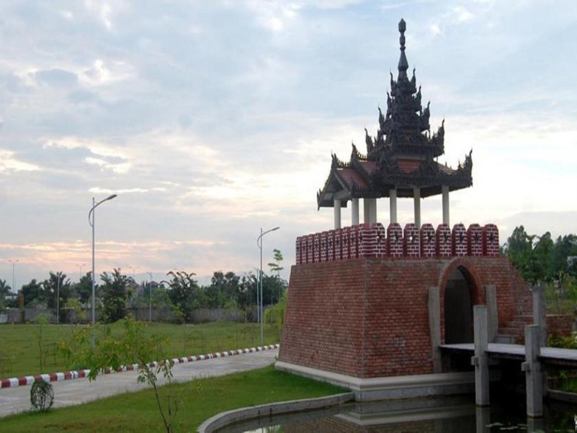 Man Myanmar Hotel Naypyidaw Exterior photo